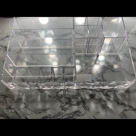 Acrylic Makeup Organizer - Picture 2 of 4